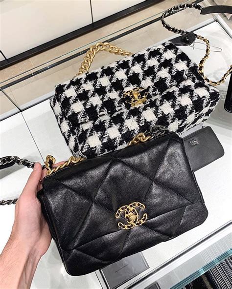 chanel mini 19 bag